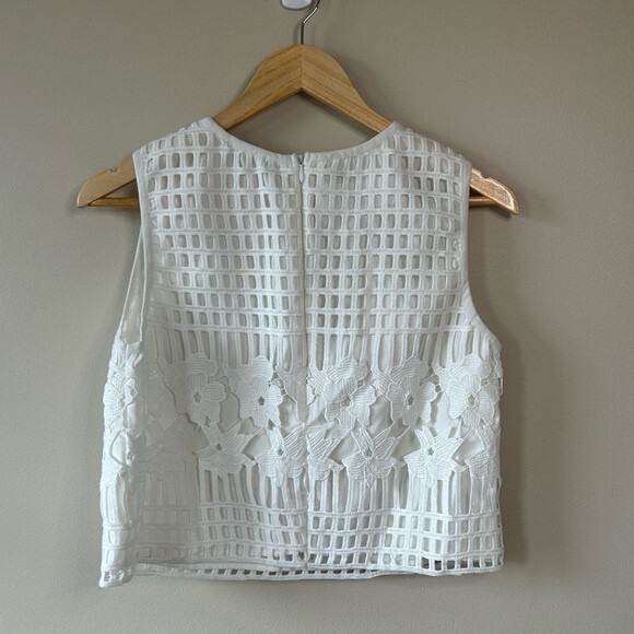 Aqua White Crochet Lace Sleeveless Shirt Size Large - Picture 3 of 3